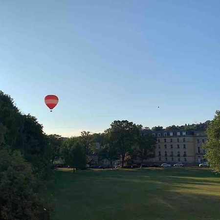 Beautiful Regency Crescent Apartment In Idyllic Location Bath Exterior photo